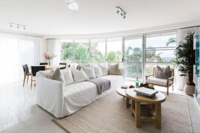 Sunshine Retreat offers Ocean Views and style